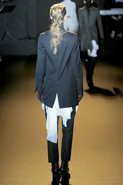 Look 8